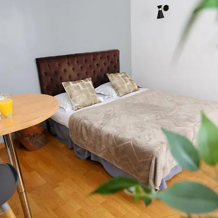 502- Studio De Charme Dans Quartier Anime 5 * París