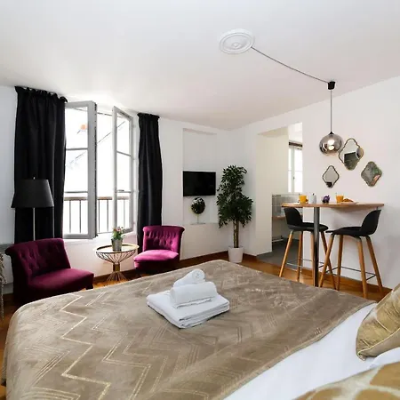 502- Studio De Charme Dans Quartier Anime 5 Apartamento París